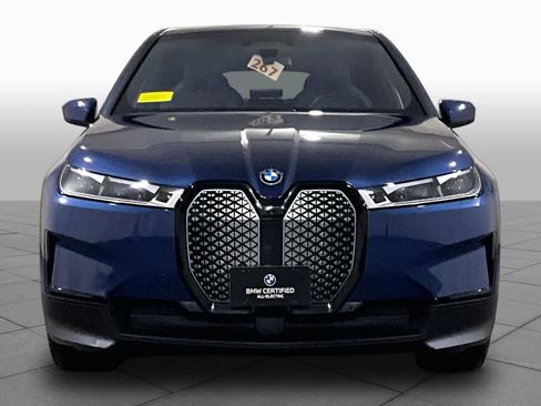 Used 2024 BMW iX xDrive50 w/ Premium Package AWD/4WD image 3