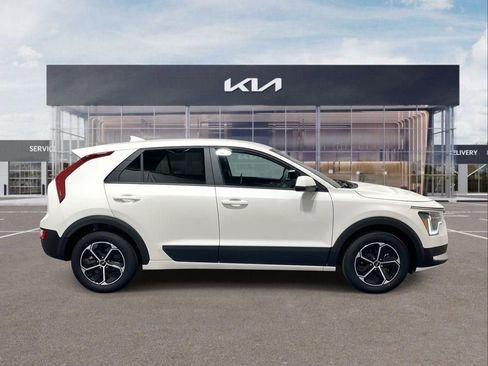 New 2026 Kia Niro LX FWD image 8