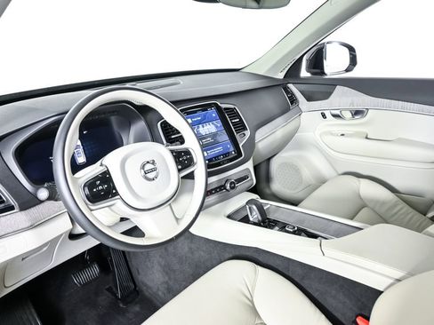 Used 2024 Volvo XC90 B6 Plus w/ Protection Package Premier image 6