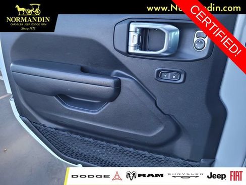 Certified 2025 Jeep Wrangler Unlimited Rubicon AWD/4WD image 15