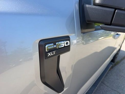 Used 2022 Ford F150 XLT w/ Equipment Group 302A High AWD/4WD image 10