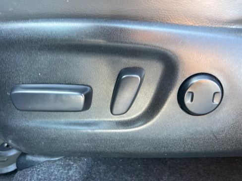 Used 2015 Toyota RAV4 Limited w/ Technology Package AWD/4WD image 26