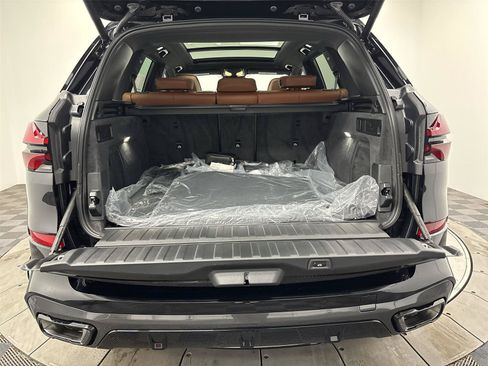 New 2026 BMW X5 xDrive40i w/ M Sport Package AWD/4WD image 21