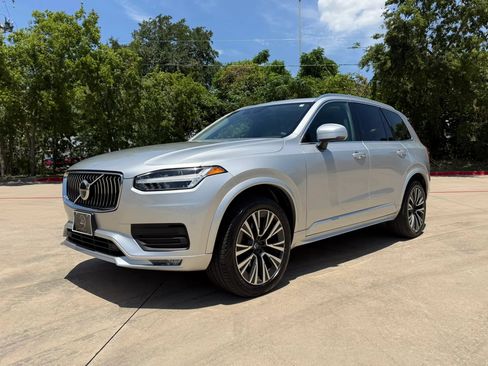 Used 2020 Volvo XC90 T5 Momentum w/ Protection Package Premier FWD image 2