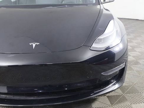 Used 2023 Tesla Model 3 Standard Range image 14