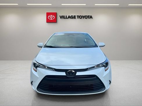 Certified 2025 Toyota Corolla LE FWD image 8