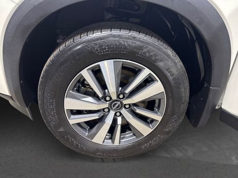 Used 2023 Nissan Pathfinder SL w/ Black Appearance Package image 12