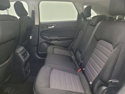 Used 2020 Ford Edge SE FWD image 18