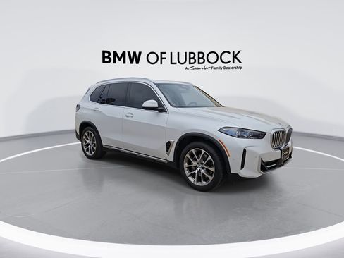 Certified 2024 BMW X5 xDrive40i w/ Premium Package AWD/4WD image 2