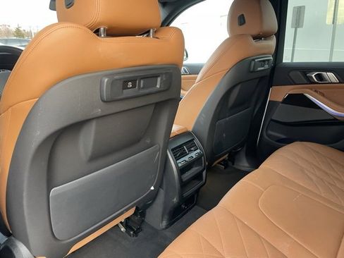 Used 2023 BMW X5 xDrive40i w/ M Sport Package image 8