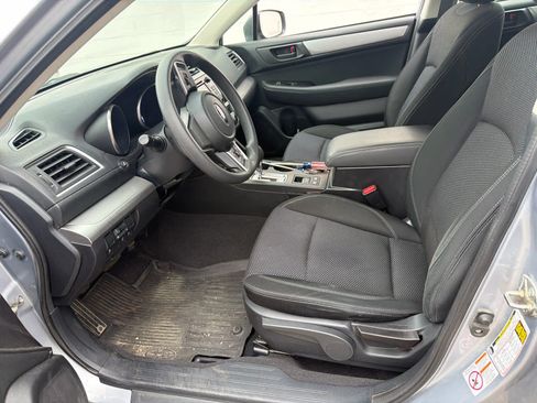 Used 2019 Subaru Outback 2.5i AWD/4WD image 11