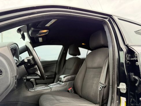 Used 2013 Dodge Charger SE RWD image 12