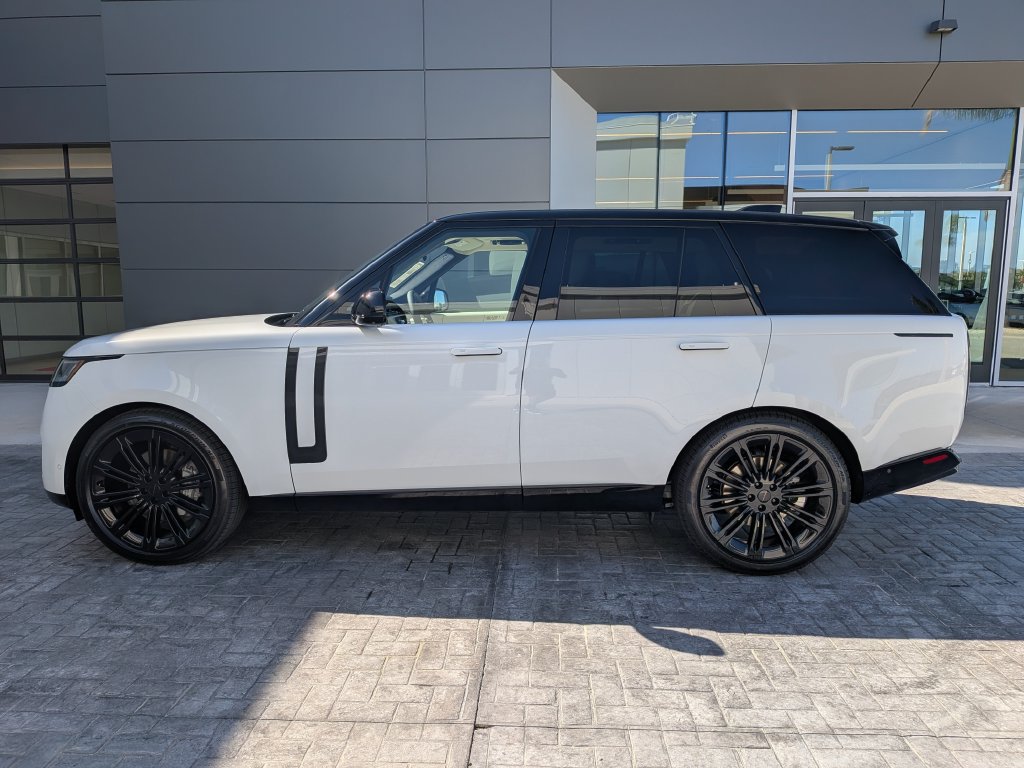 New 2026 Land Rover Range Rover SE AWD/4WD image 3