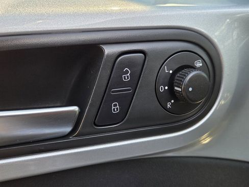 Used 2014 Volkswagen Beetle 2.5 image 14