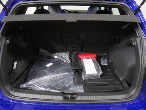 Used 2024 Volkswagen Golf R AWD/4WD image 6