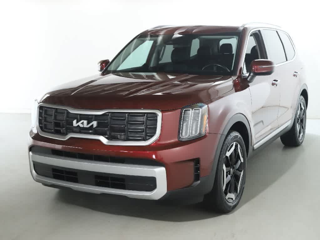 Used 2024 Kia Telluride S w/ S Sunroof Package FWD image 1