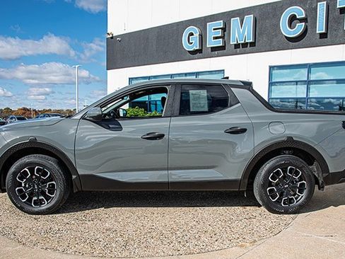 Used 2024 Hyundai Santa Cruz SE image 2