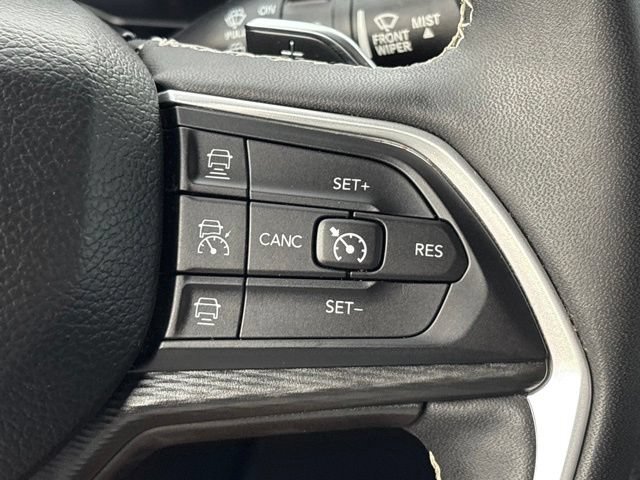 Used 2023 Jeep Grand Cherokee Altitude AWD/4WD image 20