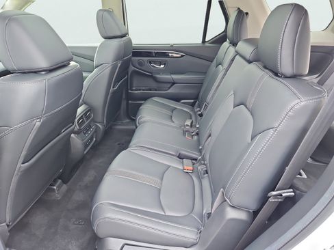 Certified 2024 Honda Pilot Touring image 36