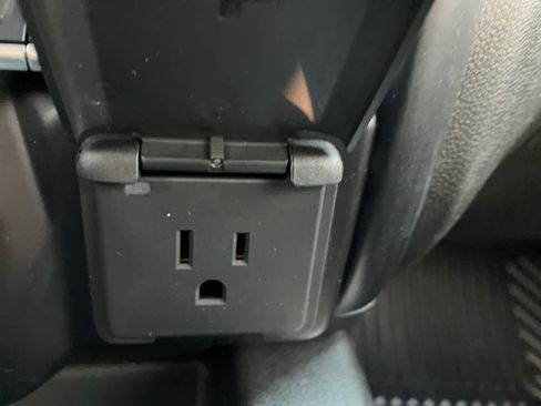 Certified 2023 Chevrolet Silverado 2500 LT w/ Convenience Package image 33