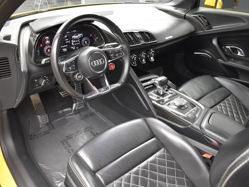 Used 2017 Audi R8 V10 w/ Carbon Exterior Package AWD/4WD image 11