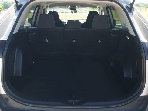 Used 2022 Toyota RAV4 LE FWD image 15