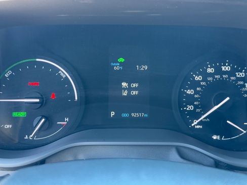 Used 2023 Toyota Sienna XLE image 24