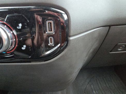 Used 2023 GMC Sierra 1500 SLE image 37