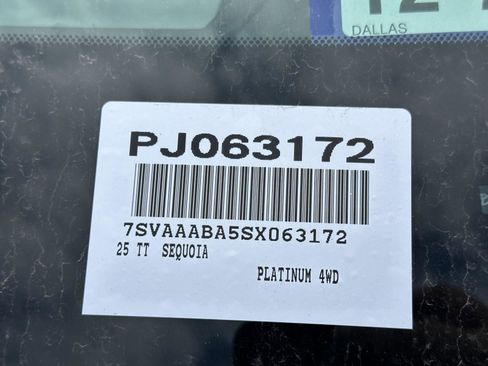 Used 2025 Toyota Sequoia Platinum AWD/4WD image 15