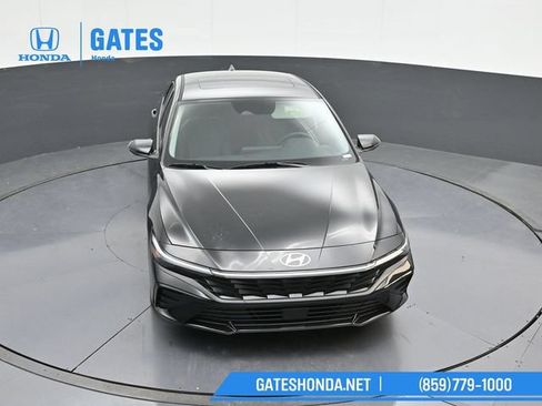 Used 2025 Hyundai Elantra Limited w/ Cargo Package FWD image 54