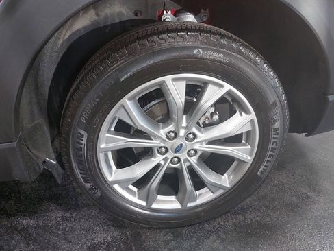 Used 2023 Ford Explorer XLT w/ Equipment Group 202A AWD/4WD image 37