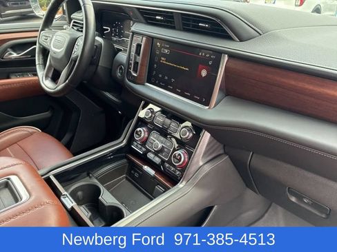 Used 2024 GMC Yukon XL Denali Ultimate AWD/4WD image 25