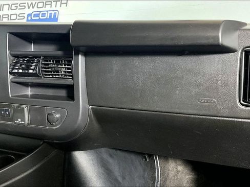 Used 2025 Chevrolet Express 3500 LT w/ LT Preferred Equipment Group RWD image 12