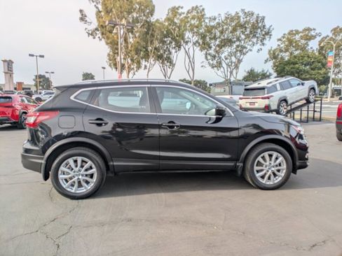 Used 2020 Nissan Rogue Sport SV w/ All-Weather Package image 8