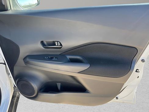 Certified 2025 Nissan Kicks Play S image 11
