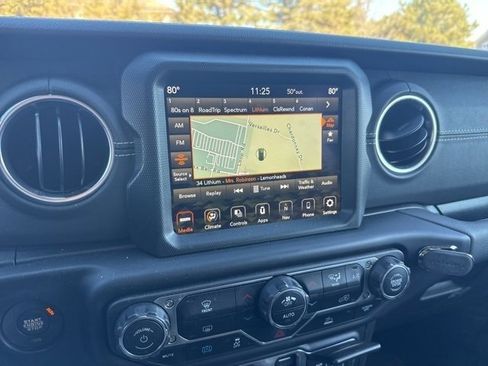 Used 2022 Jeep Wrangler Unlimited Sahara image 23