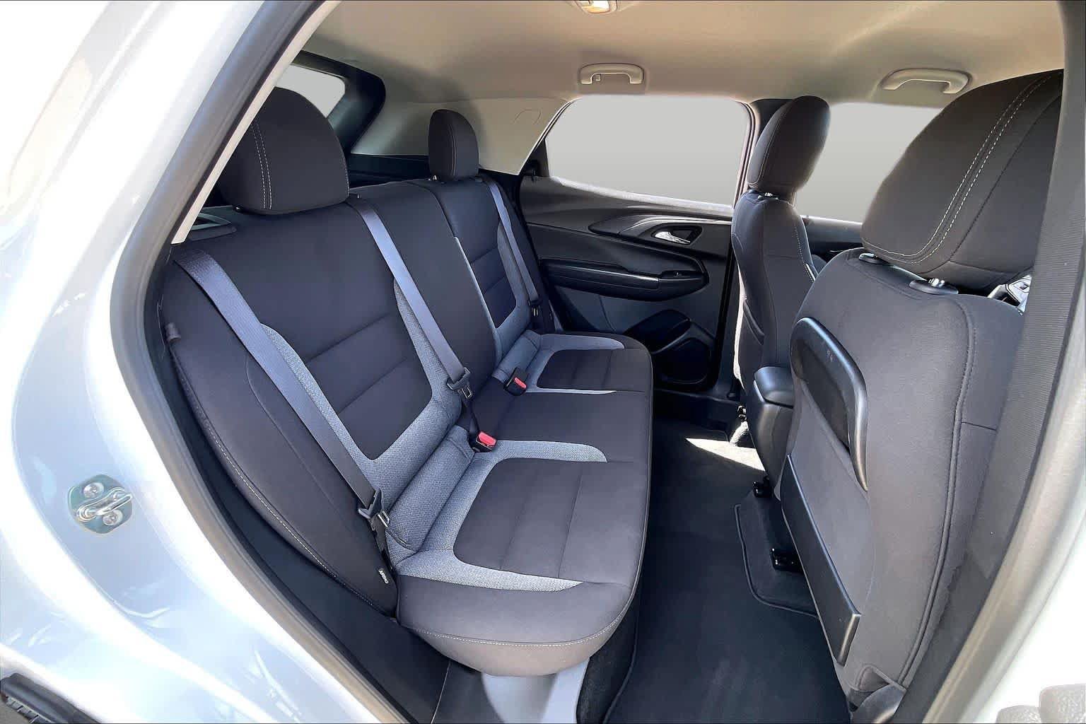 Used 2025 Chevrolet TrailBlazer LT FWD image 39