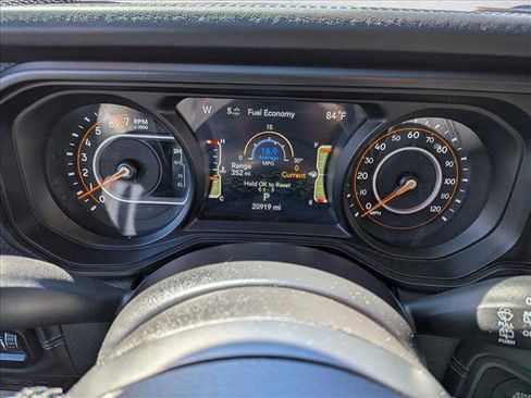 Used 2025 Jeep Wrangler Rubicon image 12