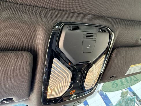 Used 2018 BMW 530i w/ Premium Package image 26