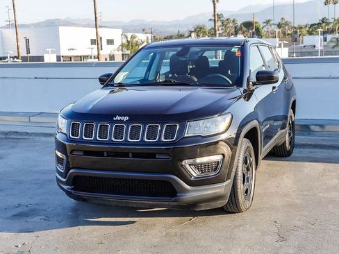 Used 2021 Jeep Compass Sport FWD image 4