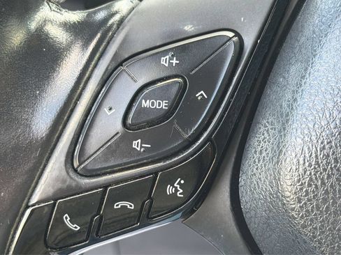 Used 2019 Toyota C-HR Limited FWD image 32
