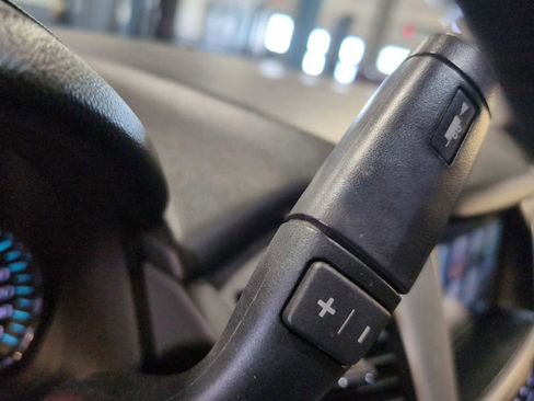 Used 2017 GMC Yukon SLE w/ Convenience Package image 15