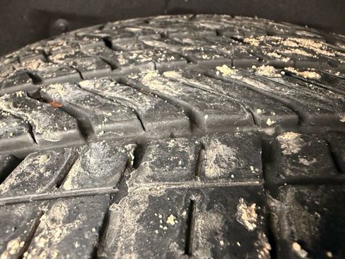 Used 2023 GMC Yukon XL SLT w/ SLT Premium Package image 14