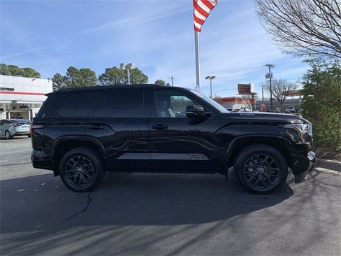 Used 2023 Toyota Sequoia Platinum image 9