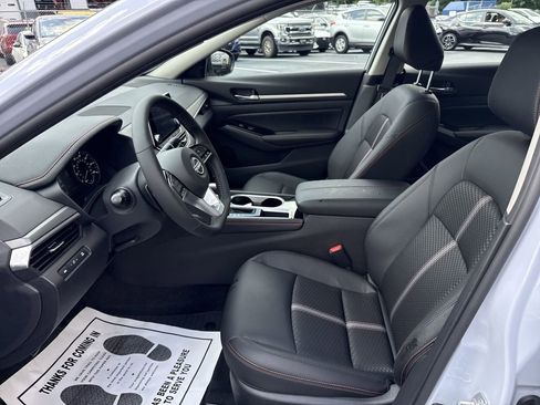 New 2025 Nissan Altima 2.5 SR FWD image 15