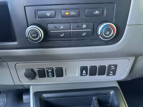 Used 2020 Nissan NV 2500 SV RWD image 13