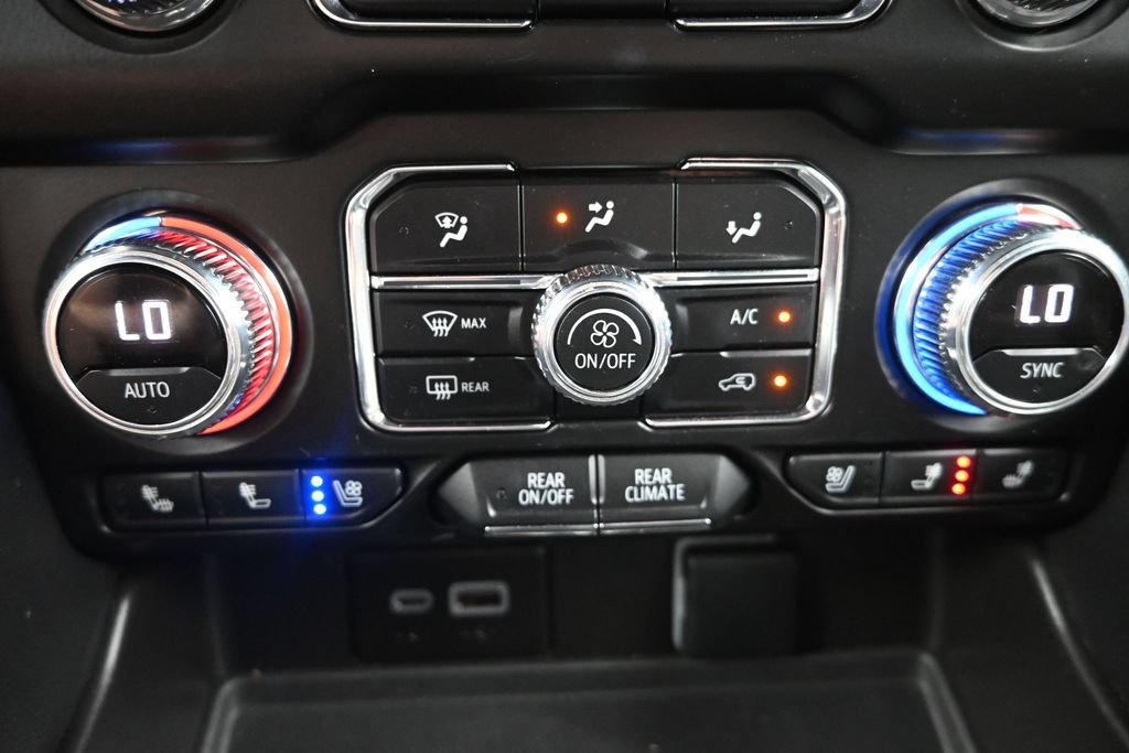 Used 2023 GMC Yukon XL AT4 w/ Technology Package AWD/4WD image 21