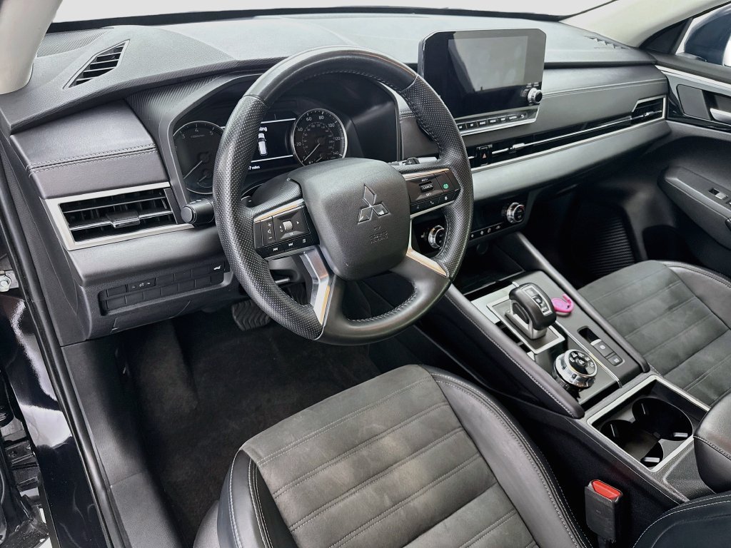 Used 2024 Mitsubishi Outlander SE FWD image 9