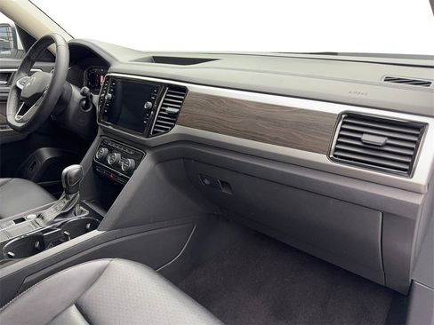 Used 2023 Volkswagen Atlas SE w/ Panoramic Sunroof Package image 56