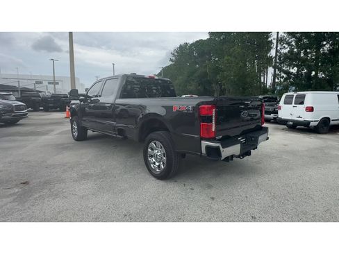 Used 2024 Ford F250 Lariat w/ Lariat Ultimate Package AWD/4WD image 7